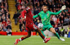 Tim Sherwood chê khả năng dứt điểm của Barcola