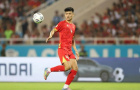 Hai VĐV cầm Quốc kỳ Việt Nam tại khai mạc ASIAD 20