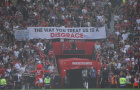 Sir Ratcliffe phải vào Old Trafford bằng cửa sau giữa lúc CĐV Man Utd biểu tình
