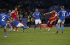 Man City âm thầm săn mồi dưới cái bóng của Arsenal