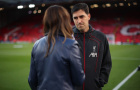 Liverpool hụt hơi, HLV Iraola tính tới phiên chợ Đông