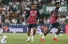 Vinicius chật vật thoát khỏi cái bóng của Mbappe tại Real