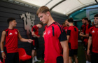 Carrick phải sớm trao cơ hội cho Jim Thwaites