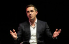 Gary Neville chỉ ra sai lầm khiến Arsenal thua thảm Brighton