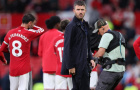 Carrick và Holland có 19 ngày để cứu Man Utd