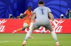 MU đại chiến Arsenal vì Bazoumana Toure