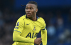 Tottenham xem xét bán Destiny Udogie