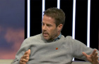 Jamie Redknapp chỉ trích quyết định “xoay tua liều lĩnh” của Arne Slot sau thất bại tại Anfield