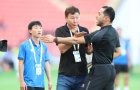 HLV Kim Sang-sik nổi giận với quyết định việt vị gây tranh cãi của trọng tài