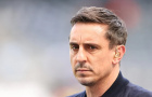 Gary Neville kể phút choáng váng vì nghi bị chuốc thuốc