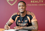 Arsenal sở hữu hậu vệ chuyền bóng chính xác nhất Ngoại hạng Anh