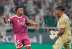 Mbappe sút hỏng 11m, Real Madrid sẩy chân trước Real Betis
