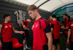 Carrick phải sớm trao cơ hội cho Jim Thwaites