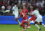 MU trả giá khi chọn Andrey Santos thay vì Manu Kone