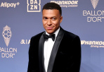 Vì sao Mbappe vẫn chưa giành QBV?