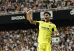 Alex Freeman có thể giải bài toán phòng ngự của Man United