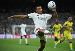 Carragher lý trí khi khuyên Liverpool đón Trent Alexander-Arnold trở lại