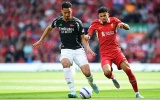'Arteta đang đứng dậy và hò hét chỉ đạo Saliba'
