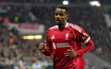 Alexander Isak đang trở thành gánh nặng tại Liverpool