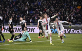 Lyon nhấn chìm PAOK, chiếm đỉnh bảng Europa League