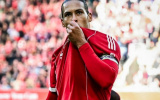 Sự bền bỉ kinh ngạc biến Van Dijk thành điểm tựa của Liverpool