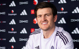 CHÍNH THỨC: Harry Maguire giảm lương để gia hạn với Man Utd
