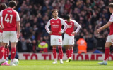 Arsenal bộc lộ sự yếu kém về bản lĩnh và hàng công bóng sống
