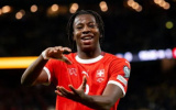Manzambi là lựa chọn khôn ngoan hơn Baleba cho MU