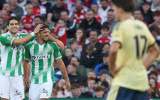 Hàng thủ hớ hênh, Arsenal gục ngã trước Real Betis