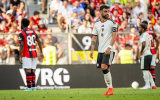 Bruno hỏng penalty, Man Utd thua ngược Milan 2-4