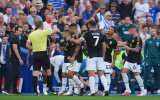 Lindelof phản lưới nhà, Brighton hủy diệt Aston Villa