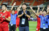 HLV Kim Sang-sik đứng trước cột mốc lịch sử ở chung kết ASEAN Cup 2026