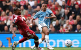 Warnock chê Liverpool phòng ngự như bóng đá U10