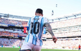 Lionel Messi và hành trình 22 năm phụng sự Albiceleste