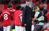 Carrick và Holland có 19 ngày để cứu Man Utd