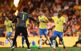 Rayan ghi bàn phút cuối, Brazil hú vía cầm hòa Australia