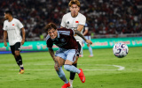 Cú trượt dài của Garnacho tại Aston Villa