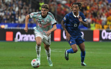 5 điểm tương đồng biến Leny Yoro thành Varane mới