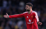 Carrick trả giá vì bảo thủ với Bruno Fernandes
