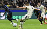 Tin đồn chuyển nhượng sáng 21/10: MU theo đuổi Lewis Hall; Real Madrid săn Calafiori