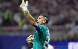 Emiliano Martinez hỏng vĩnh viễn ngón tay vì kỳ World Cup