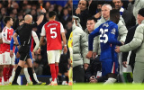 VAR 'quay xe' phút 37: Moises Caicedo nhận thẻ đỏ, Chelsea lâm nguy trước Arsenal