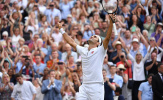 Federer ăn mừng đầy cảm xúc khi hạ Nadal để vào chung kết Wimbledon
