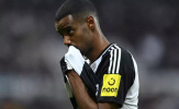 Newcastle lo ngại khi Isak tự ý về Tây Ban Nha chờ Liverpool 