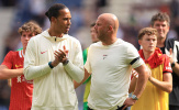 Arne Slot bảo vệ Van Dijk: “Thủ lĩnh thật sự của Liverpool”