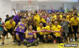 ĐT Futsal Việt Nam ăn mừng chiến thắng cùng đội bóng rổ HCMC Wings