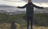 Ronaldo đi bộ thư giãn, sẵn sàng bắn hạ Đảo Faroe