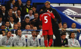 Mất trụ cột, Liverpool đổ lỗi cho người của MU