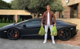 Cộng đồng mạng troll Ronaldo đi chợ bằng siêu xe