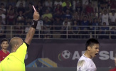 Chiếc thẻ đỏ đầu tiên ở AFF Cup 2016